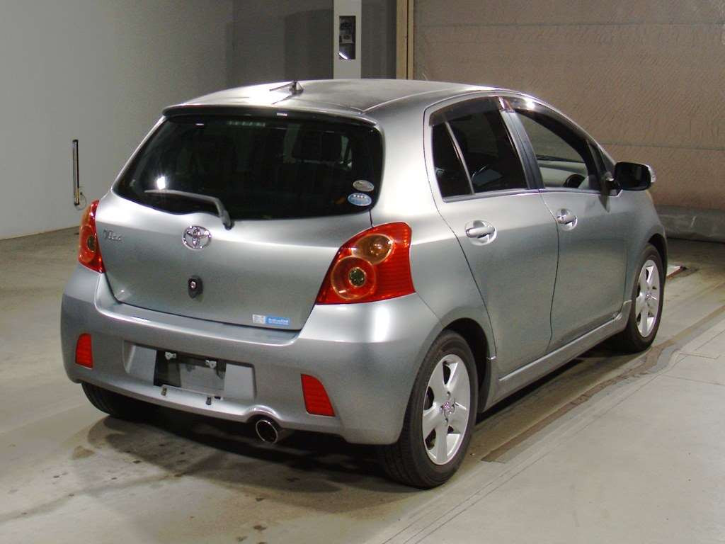 2007 Toyota Vitz SCP90[1]