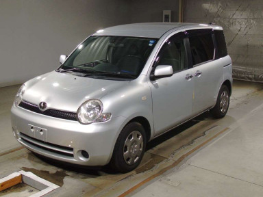 2005 Toyota Sienta