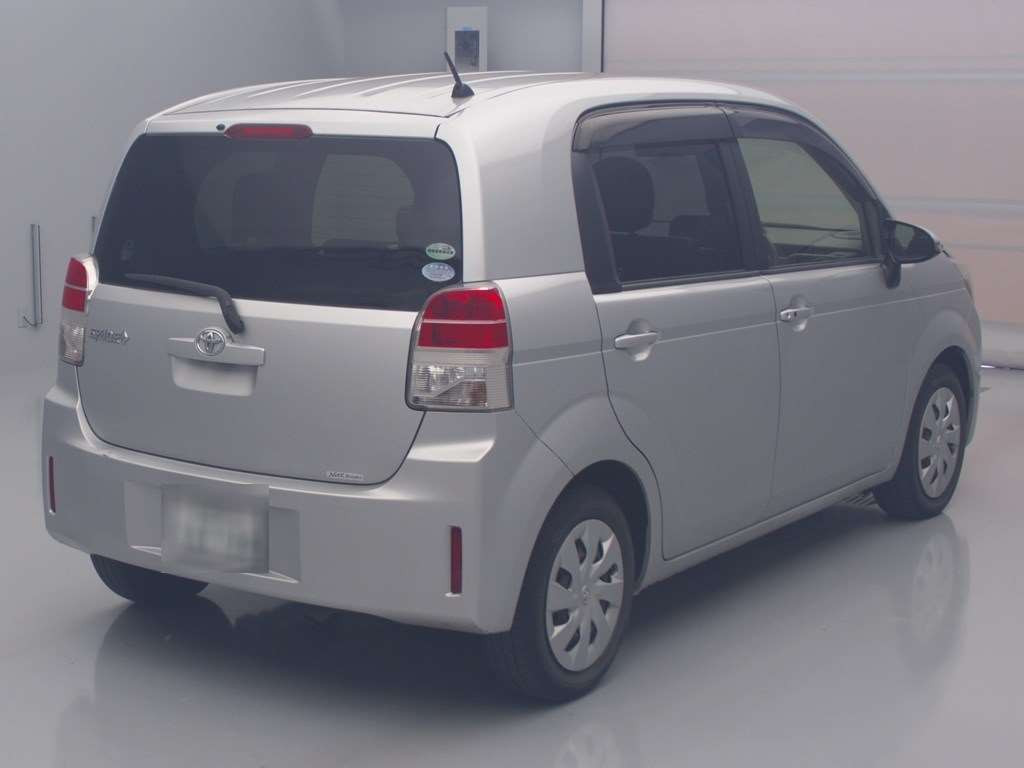 2015 Toyota Spade NCP141[1]