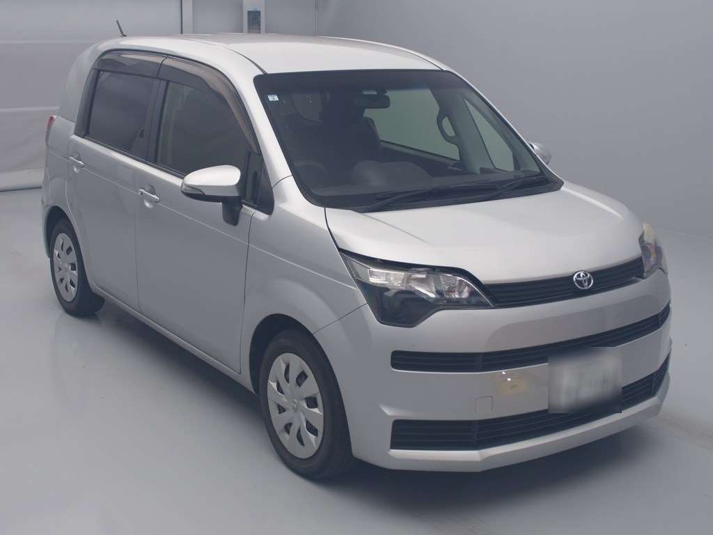 2015 Toyota Spade NCP141[2]