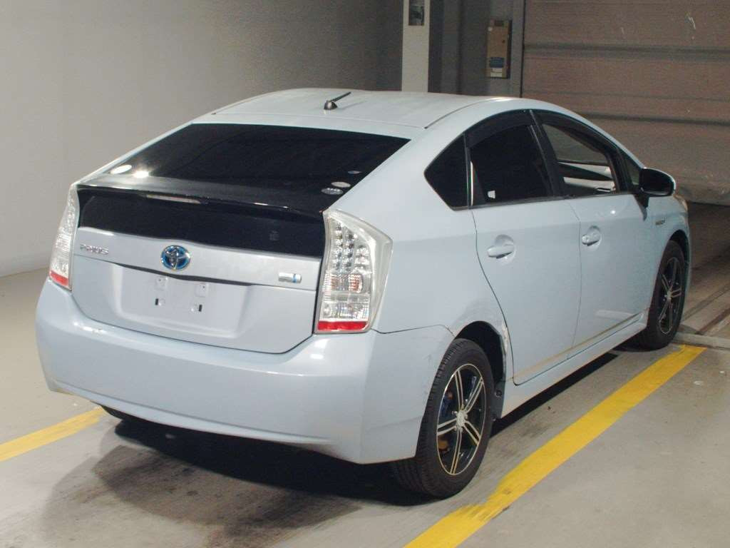 2010 Toyota Prius ZVW30[1]