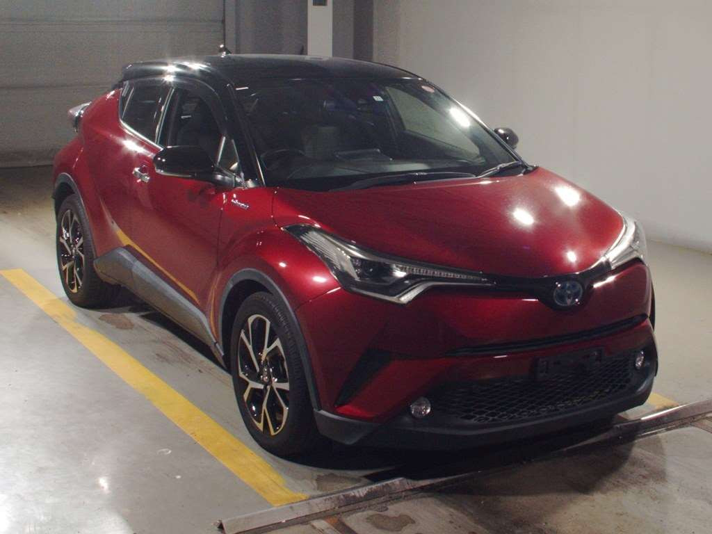 2017 Toyota C-HR ZYX10[2]