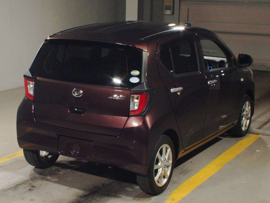 2017 Daihatsu Mira es LA350S[1]