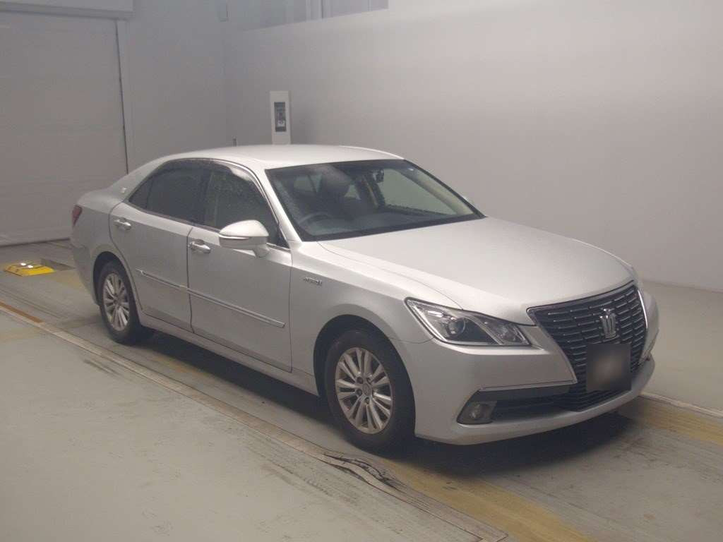 2013 Toyota Crown Hybrid AWS210[2]