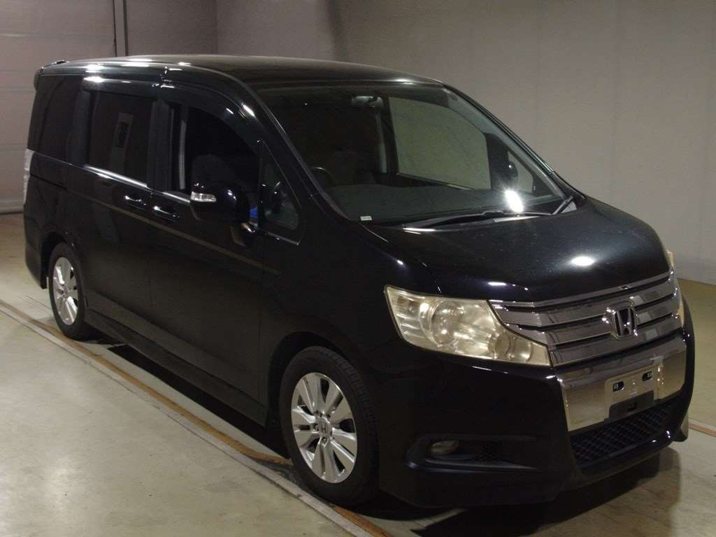 2010 Honda Step WGN Spada RK5[2]