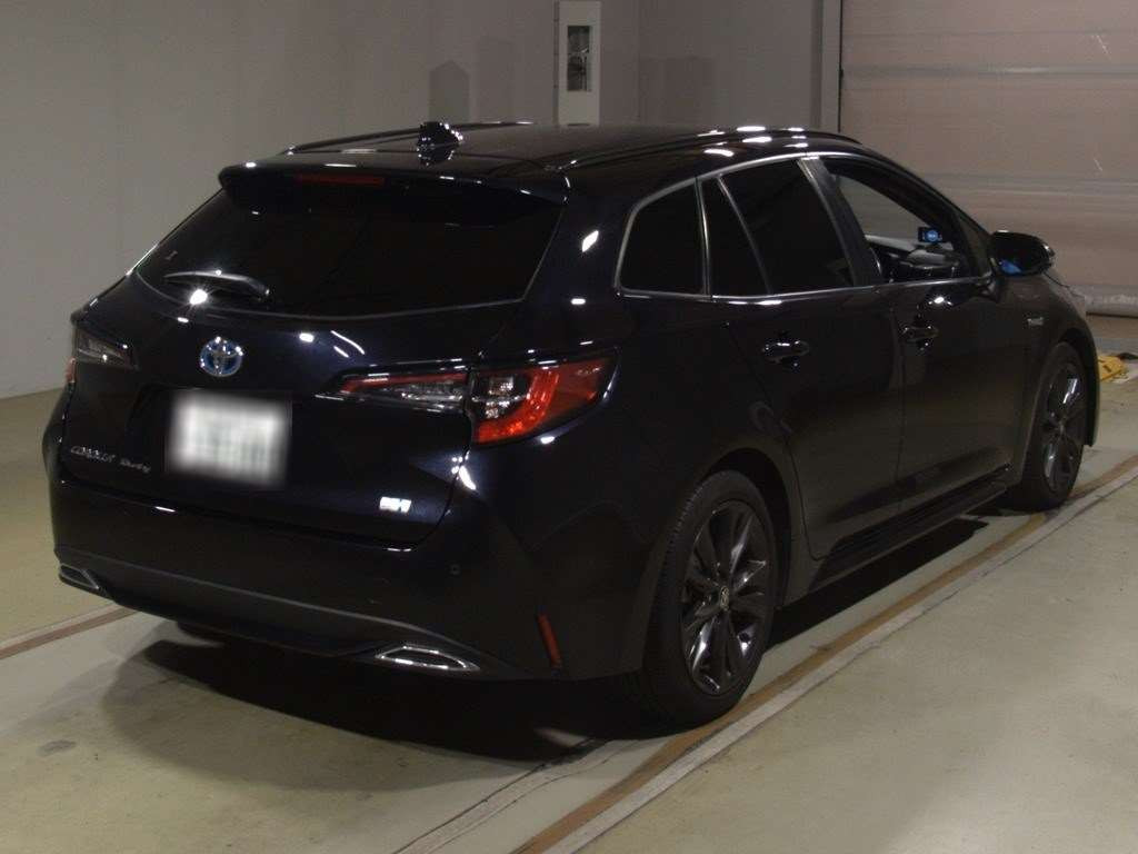 2020 Toyota Corolla Touring Wagon ZWE211W[1]