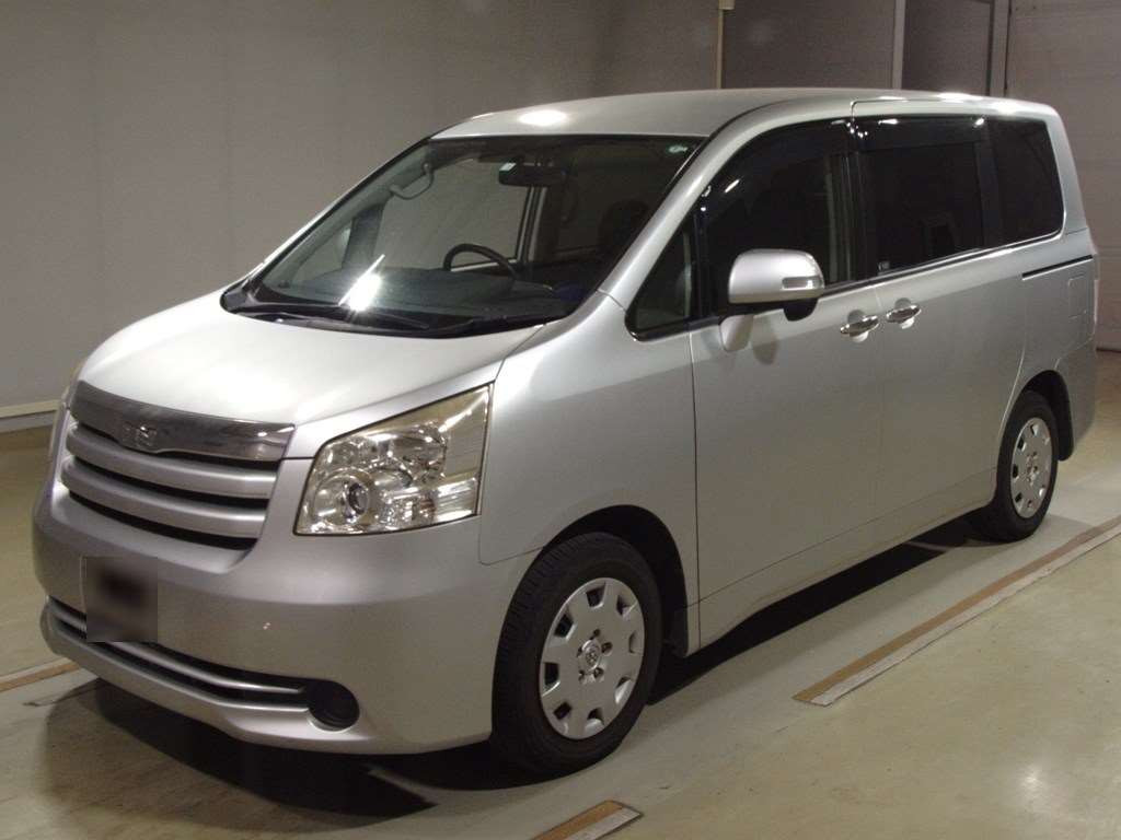 2010 Toyota Noah ZRR70G[0]