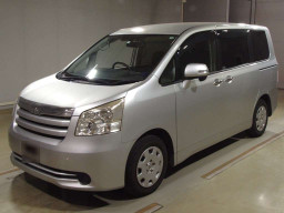 2010 Toyota Noah