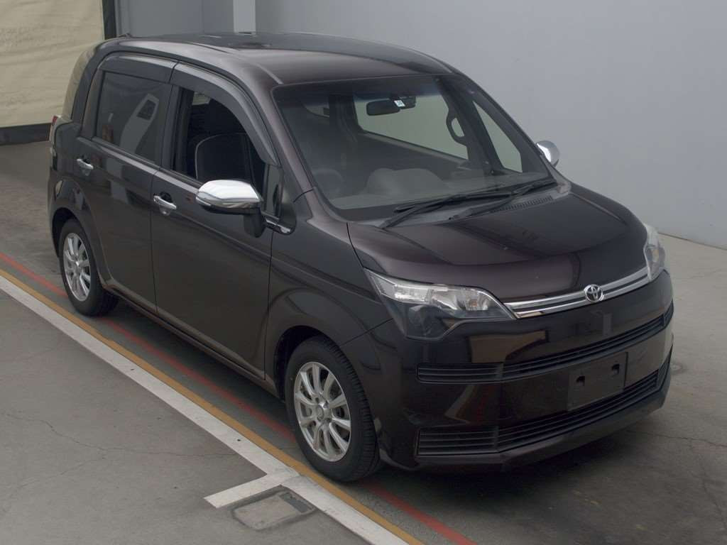 2015 Toyota Spade NSP141[2]