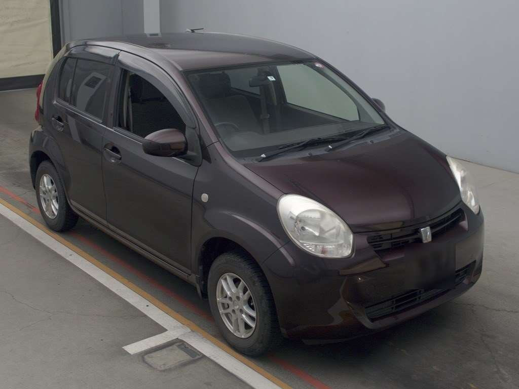 2013 Toyota Passo KGC30[2]