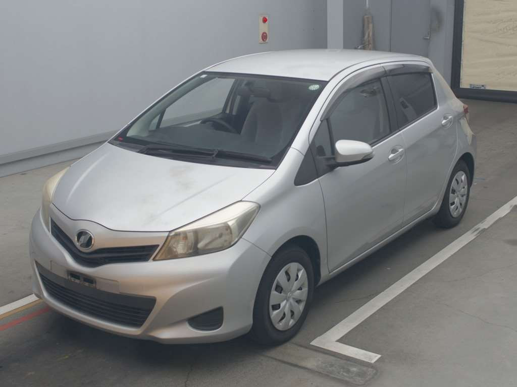 2011 Toyota Vitz NSP130[0]