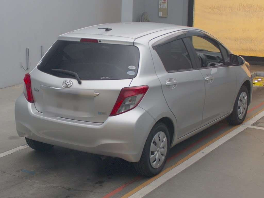 2011 Toyota Vitz NSP130[1]