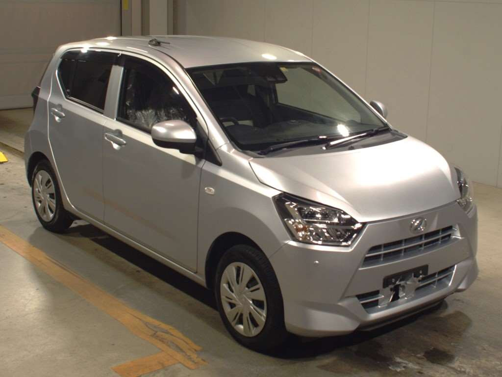 2021 Daihatsu Mira es LA350S[2]