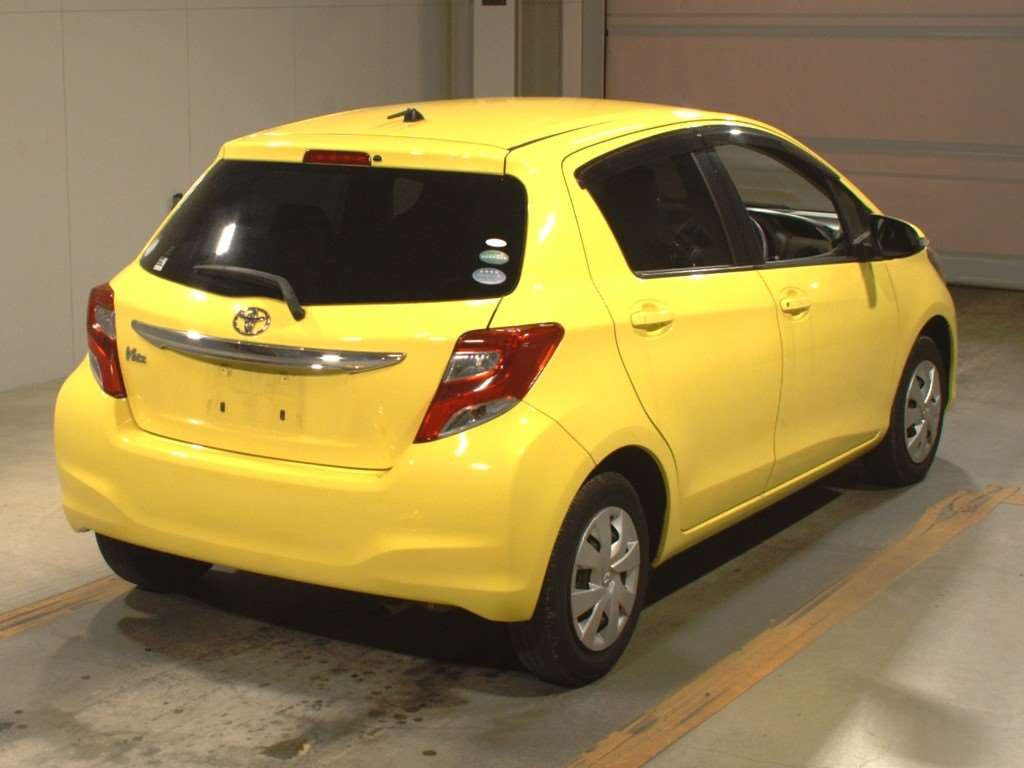 2016 Toyota Vitz KSP130[1]