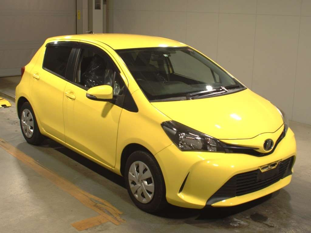 2016 Toyota Vitz KSP130[2]