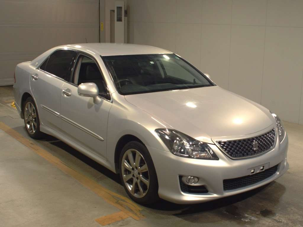 2008 Toyota Crown GRS204[2]