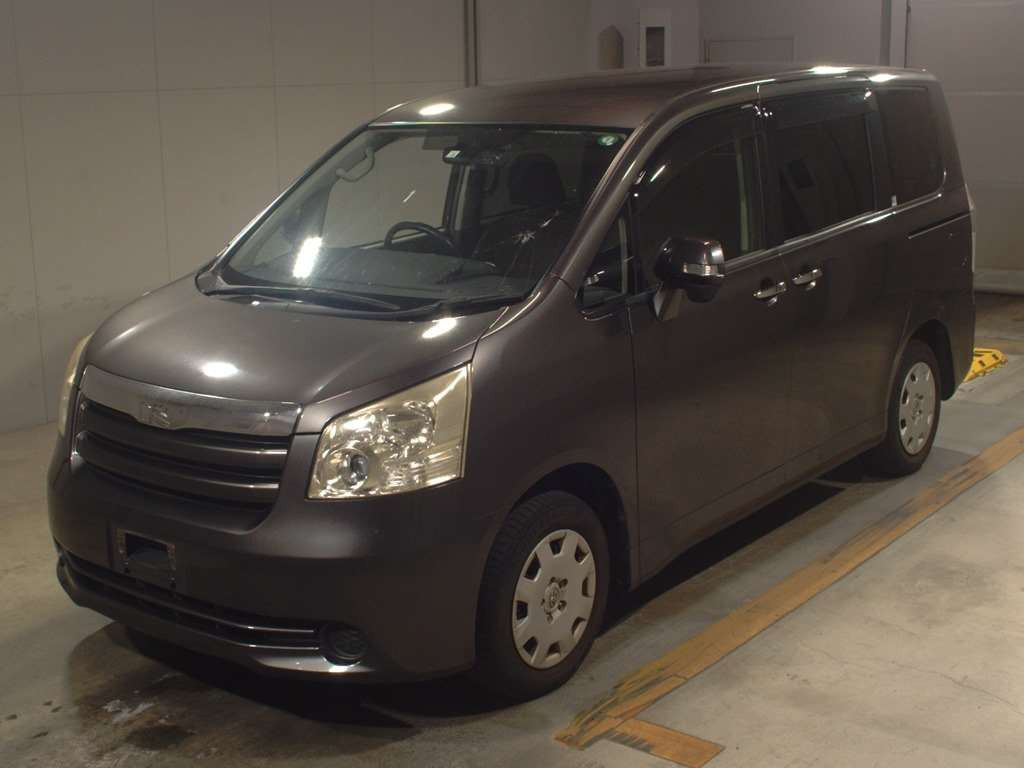 2010 Toyota Noah ZRR70G[0]