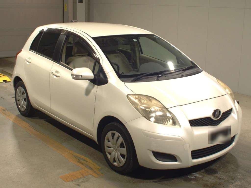 2009 Toyota Vitz SCP90[2]