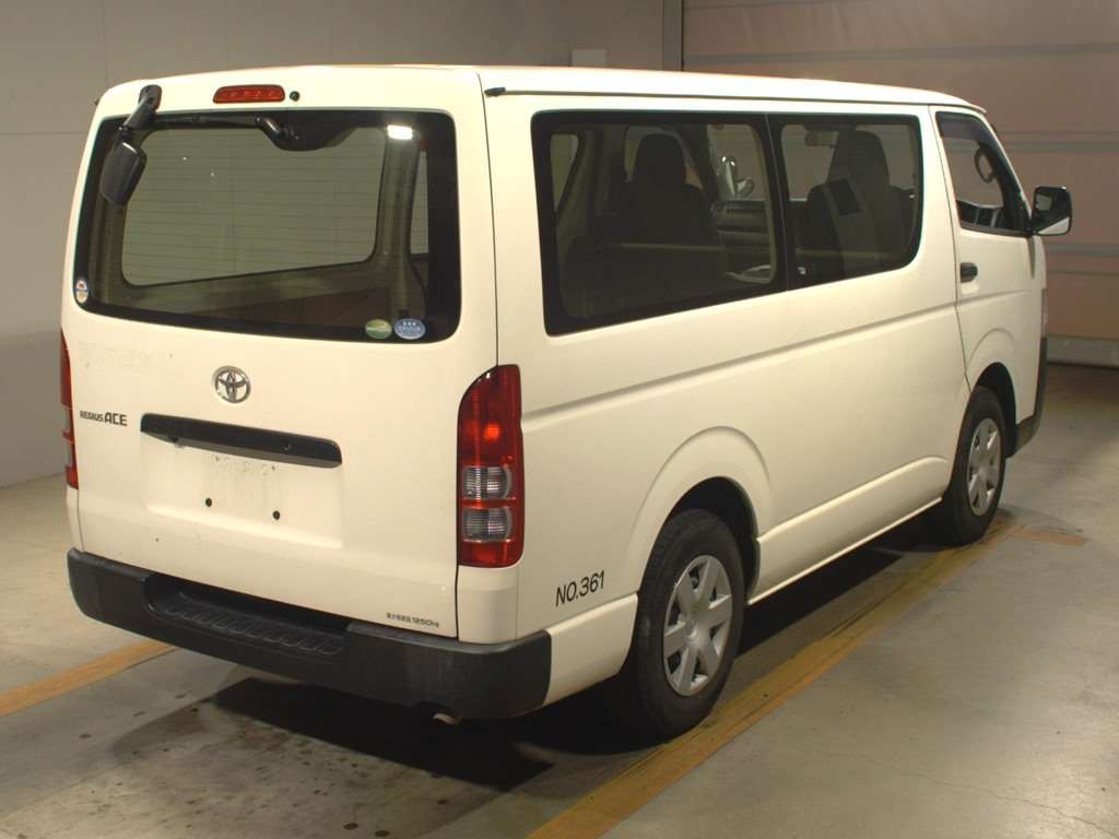 2019 Toyota Regiusace Van TRH200V[1]