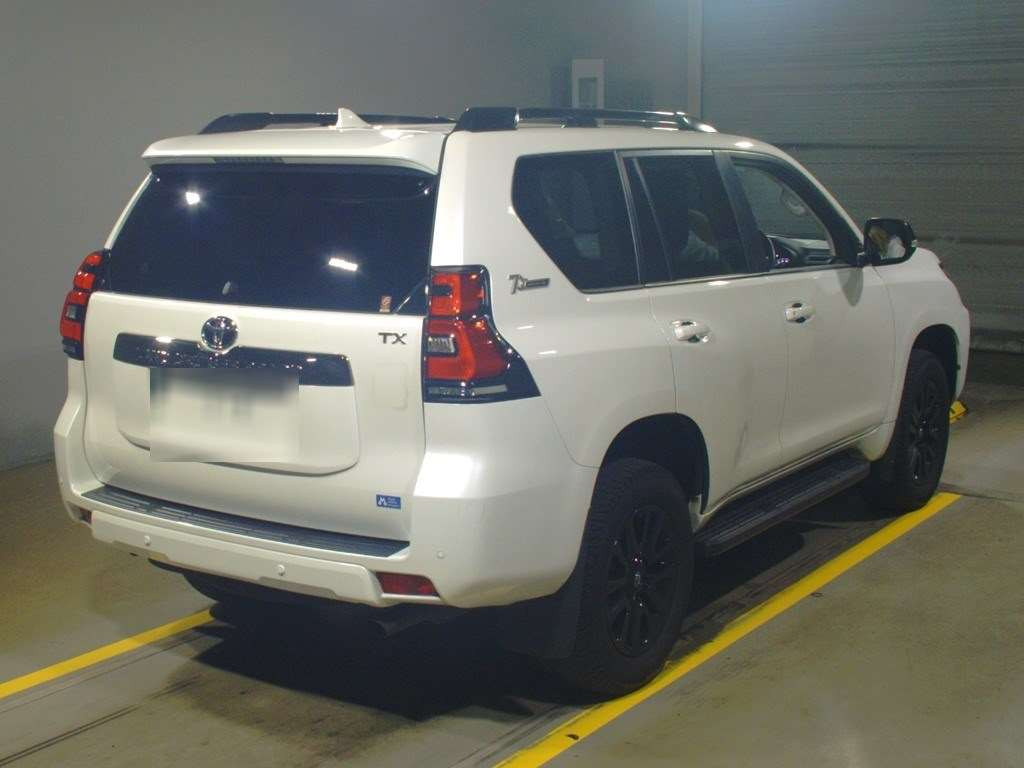 2022 Toyota Land Cruiser Prado TRJ150W[1]