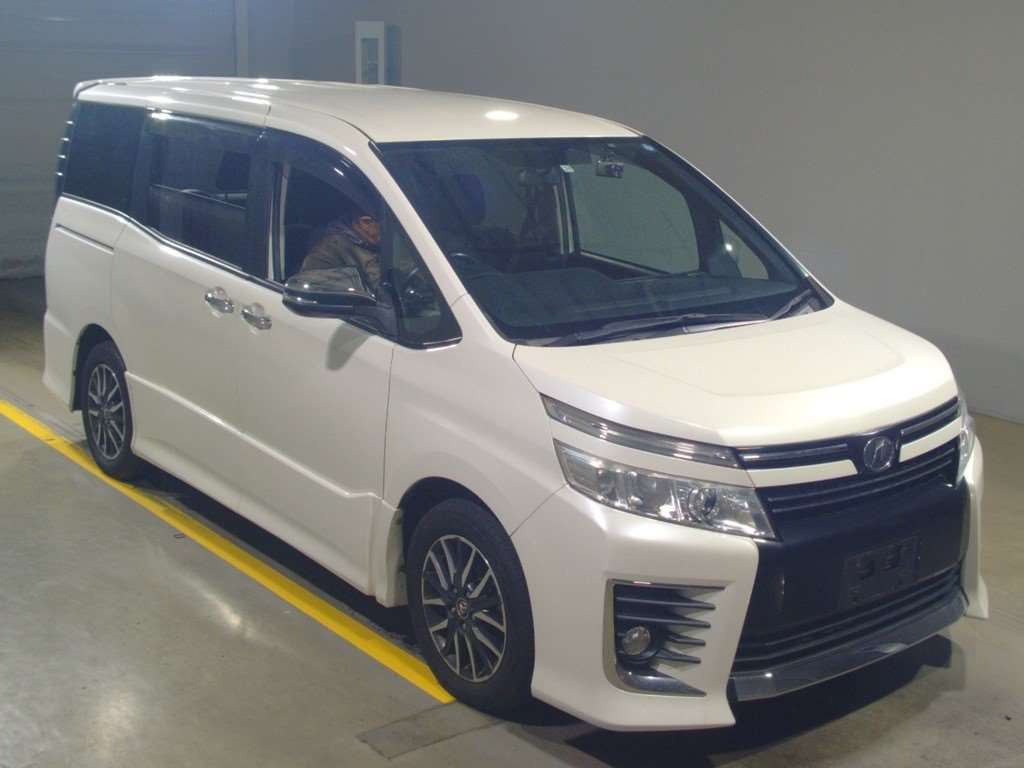 2015 Toyota Voxy ZRR80W[2]