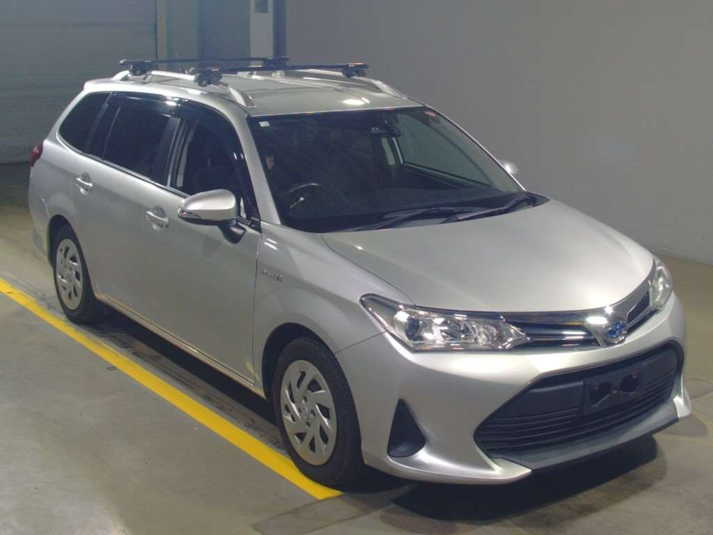 2018 Toyota Corolla Fielder NKE165G[2]