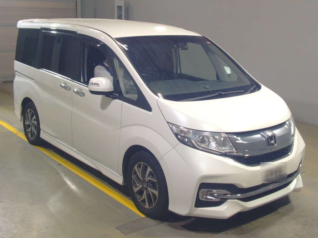 2016 Honda Step WGN Spada RP3[2]