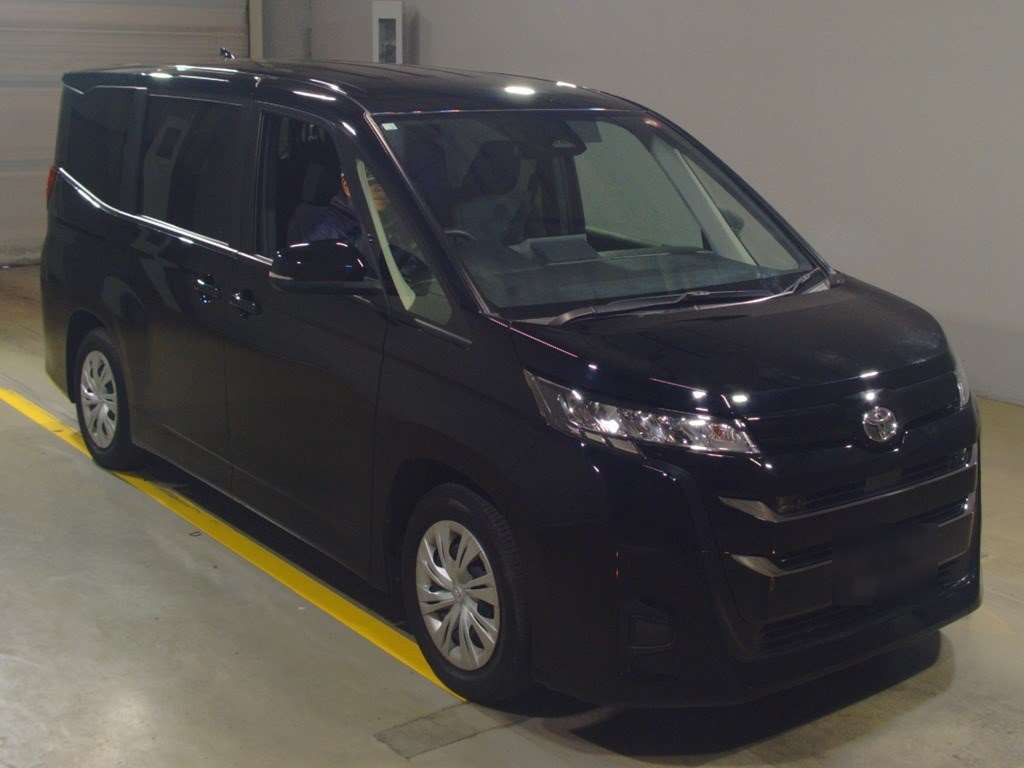 2022 Toyota Noah MZRA90W[2]