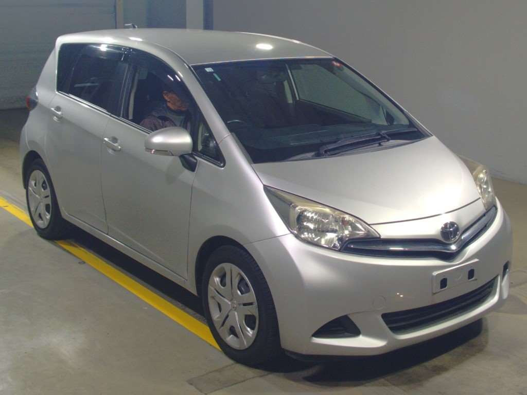 2012 Toyota Ractis NCP120[2]