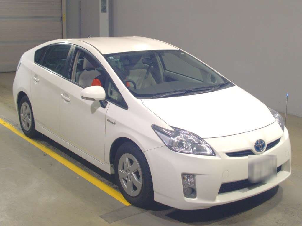 2011 Toyota Prius ZVW30[2]