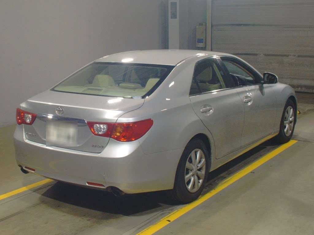 2010 Toyota Mark X GRX130[1]