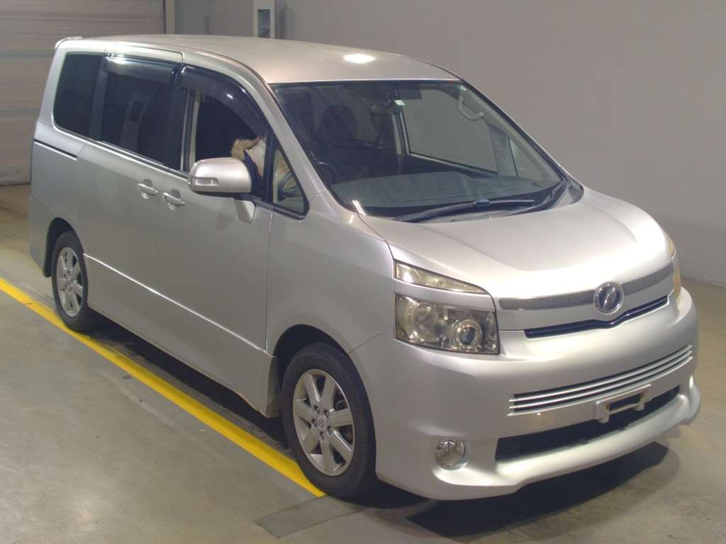 2008 Toyota Voxy ZRR70W[2]