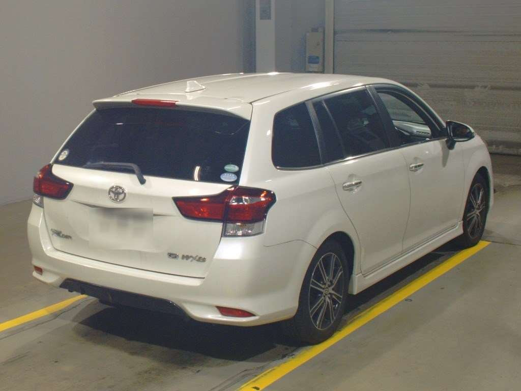 2015 Toyota Corolla Fielder NRE161G[1]