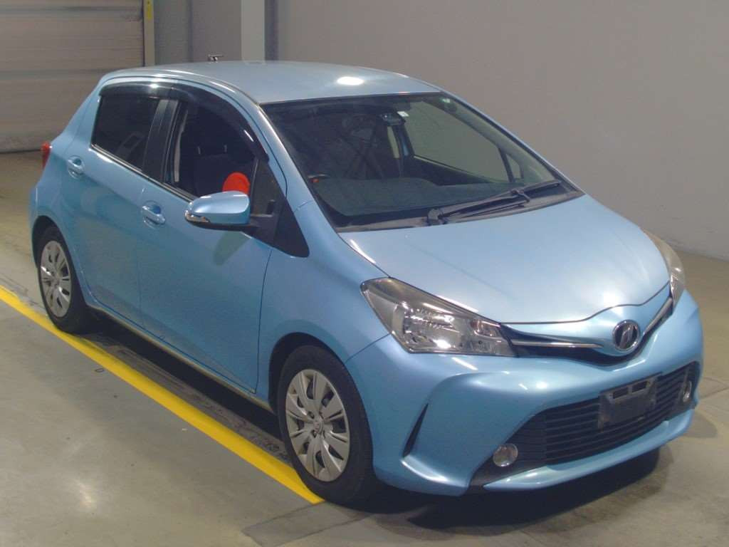 2016 Toyota Vitz NSP130[2]