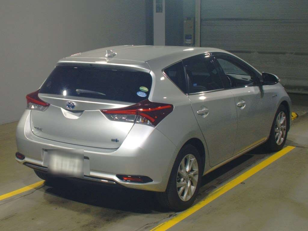 2016 Toyota Auris ZWE186H[1]