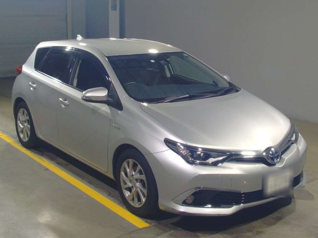 2016 Toyota Auris ZWE186H[2]