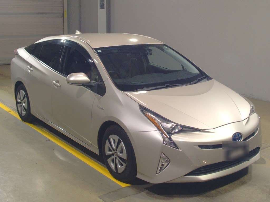 2017 Toyota Prius ZVW51[2]