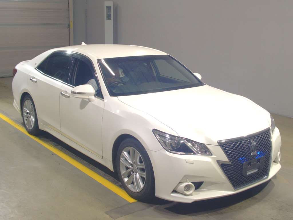 2015 Toyota Crown GRS210[2]