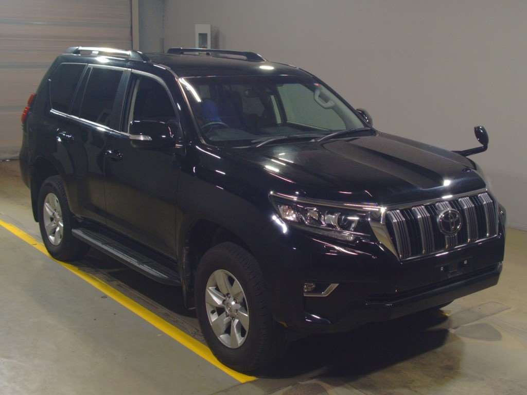 2021 Toyota Land Cruiser Prado TRJ150W[2]