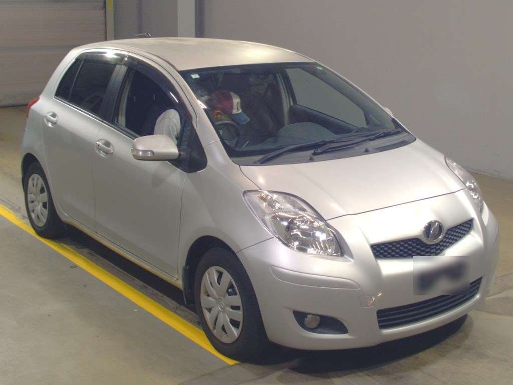 2008 Toyota Vitz SCP90[2]