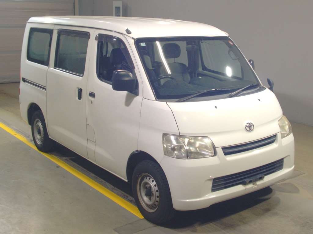 2013 Toyota Townace Van S402M[2]