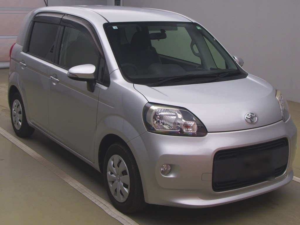 2014 Toyota Porte NSP140[2]