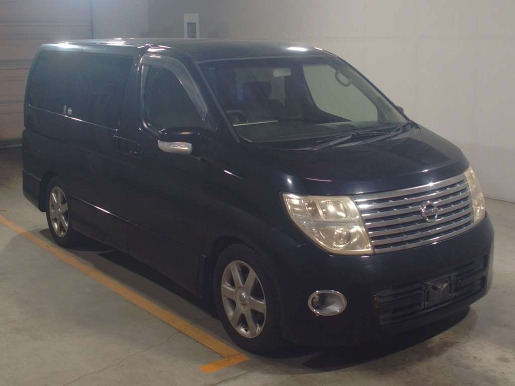 2004 Nissan Elgrand E51[2]