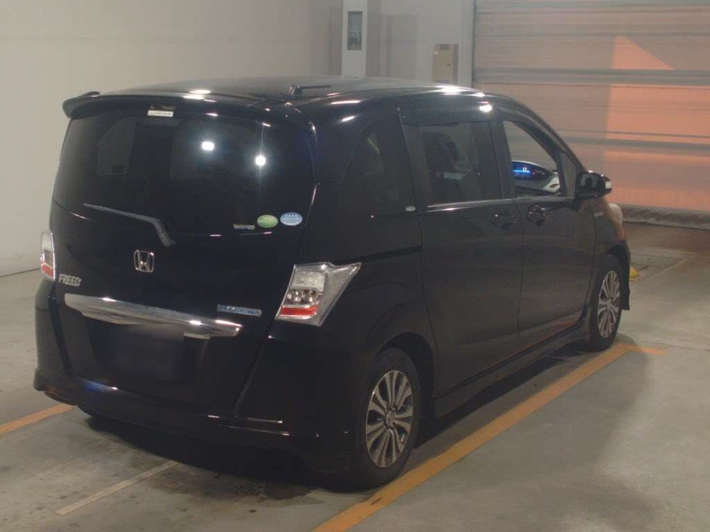 2013 Honda Freed hybrid GP3[1]