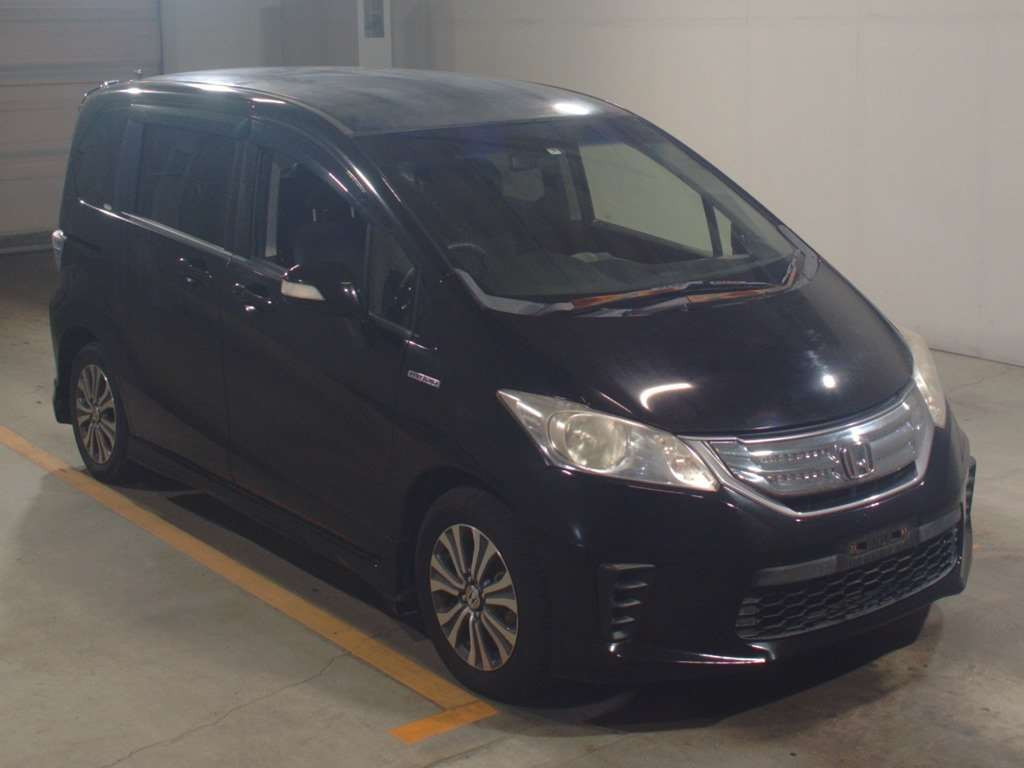 2013 Honda Freed hybrid GP3[2]