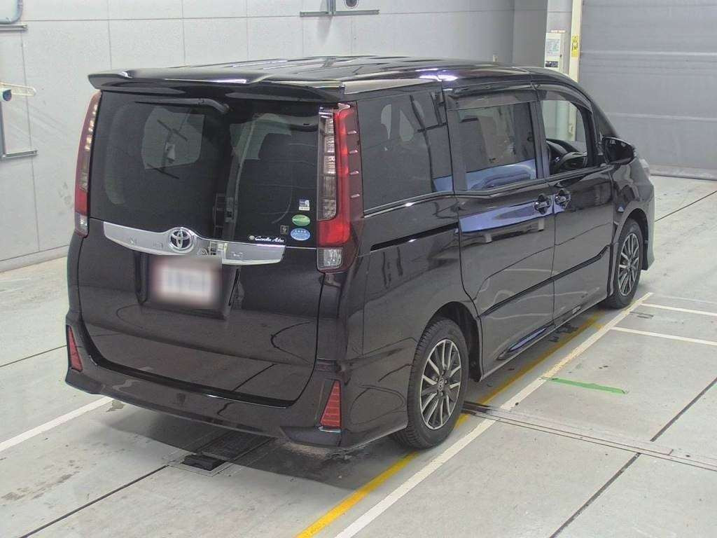 2014 Toyota Noah ZRR80W[1]