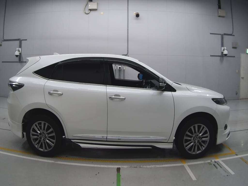 2015 Toyota Harrier ZSU60W[2]