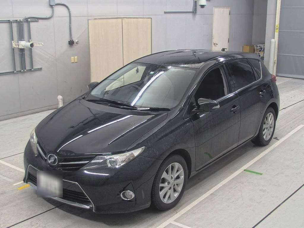 2014 Toyota Auris NZE181H[0]