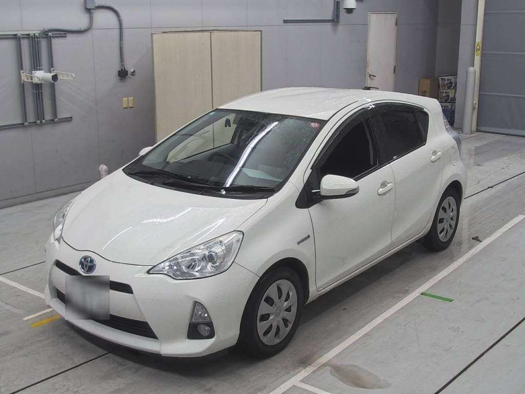 2012 Toyota Aqua NHP10[0]