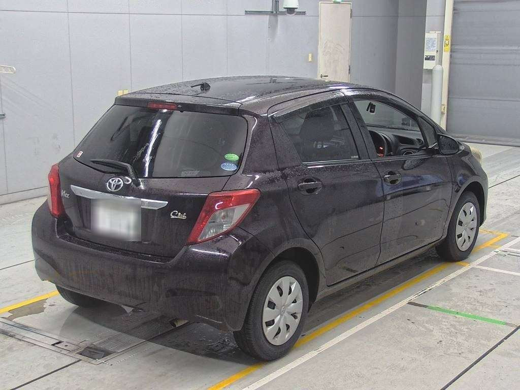 2013 Toyota Vitz NSP130[1]